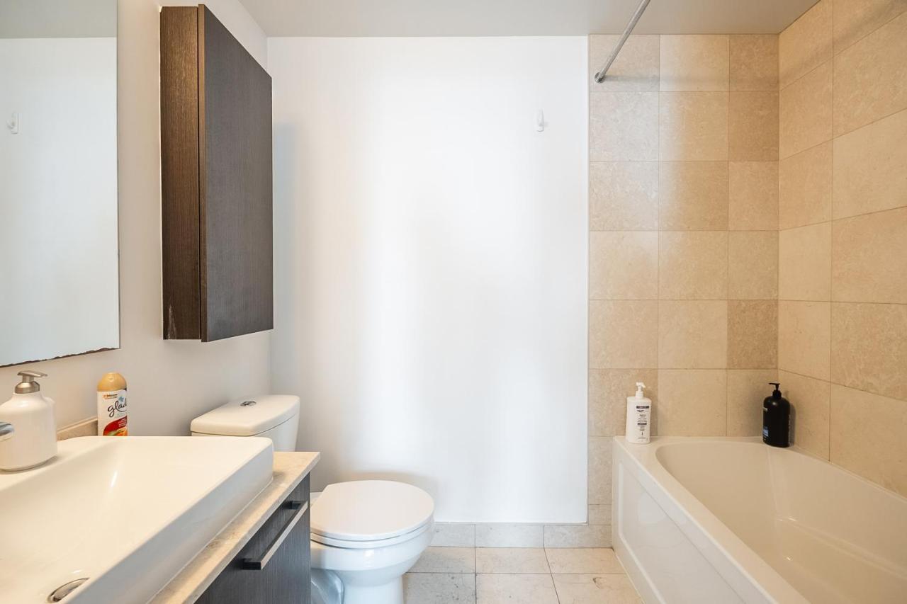 Globalstay. Amazing Downtown Apartments トロント エクステリア 写真