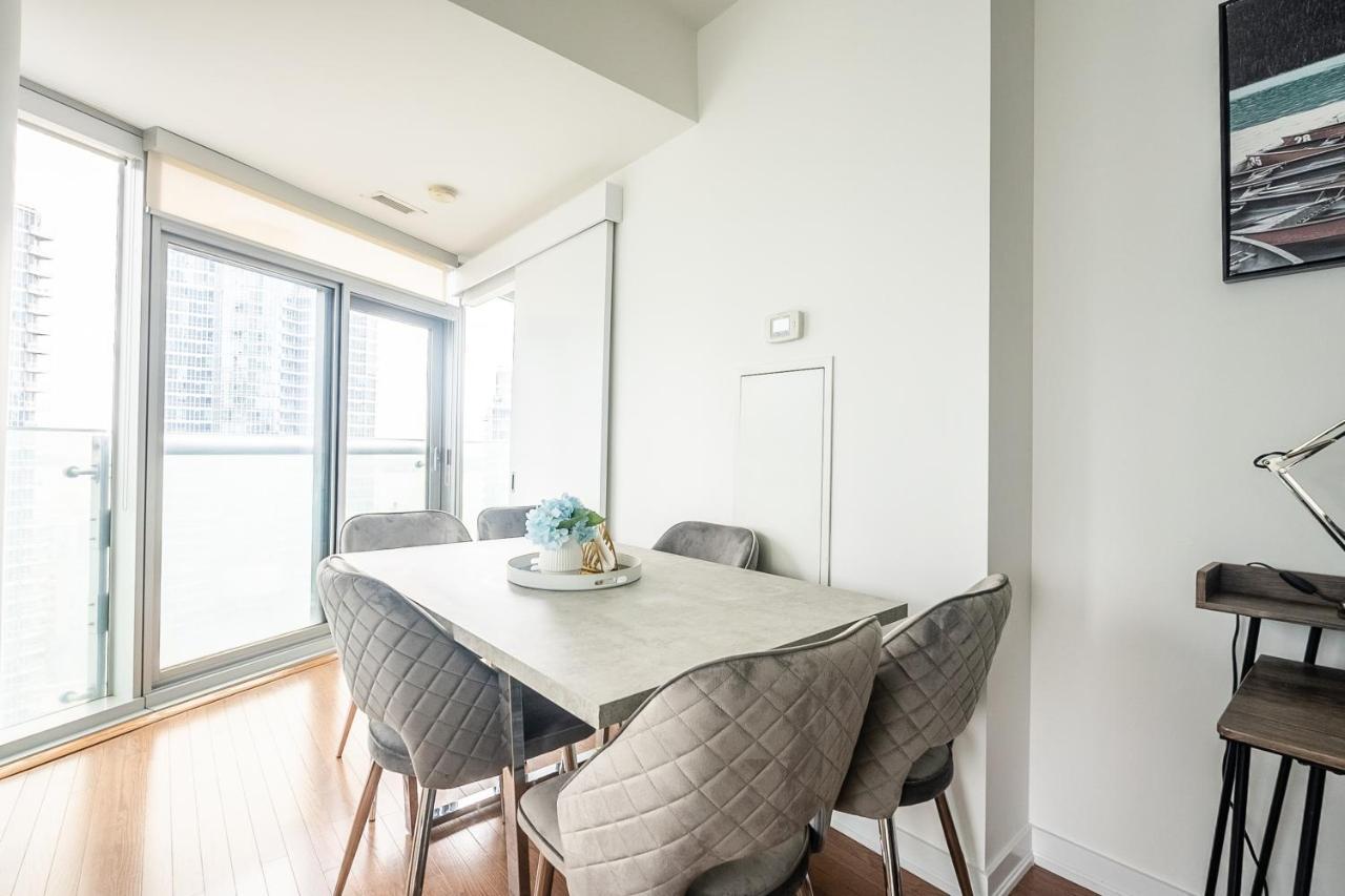 Globalstay. Amazing Downtown Apartments トロント エクステリア 写真