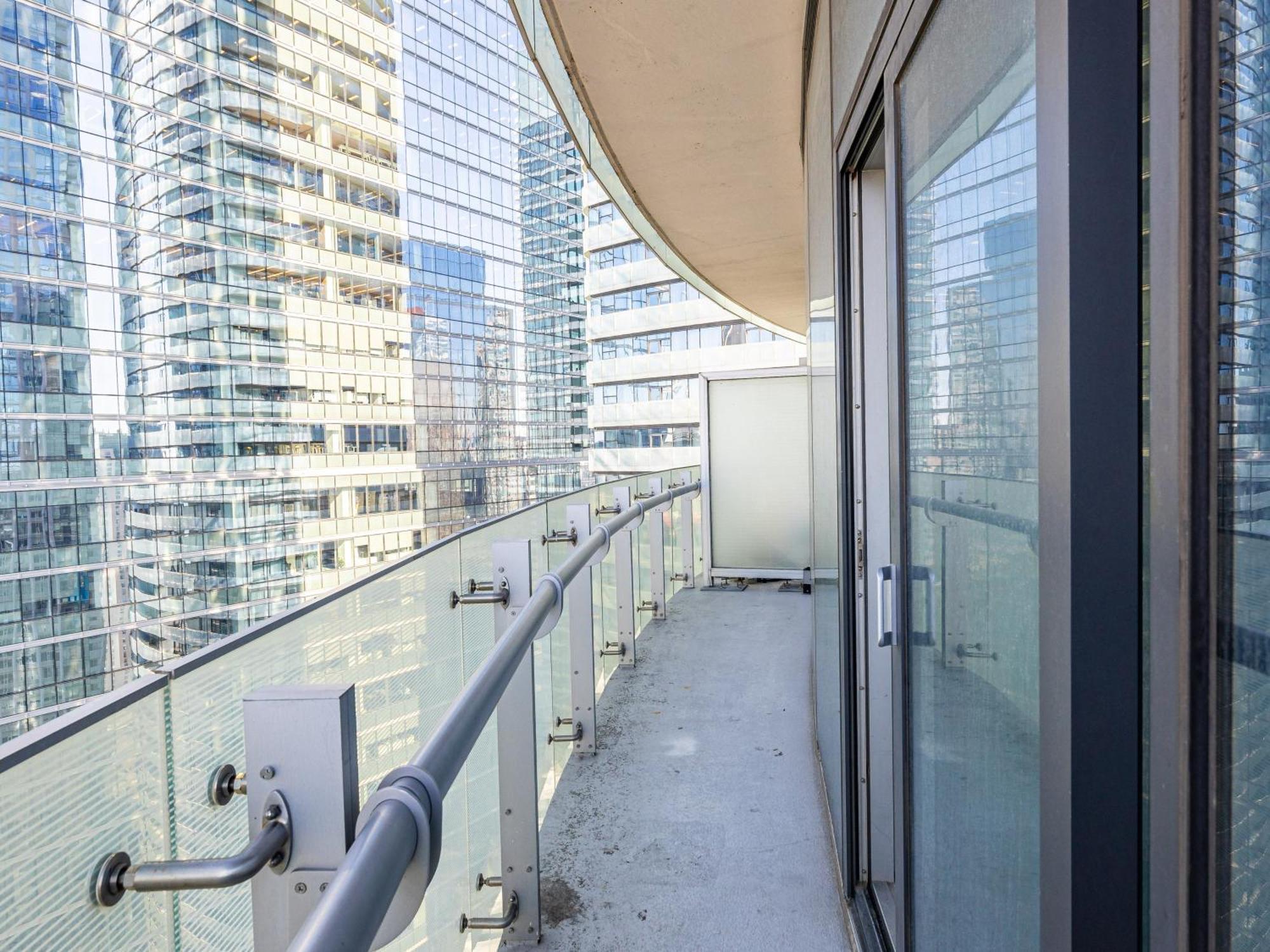 Globalstay. Amazing Downtown Apartments トロント エクステリア 写真